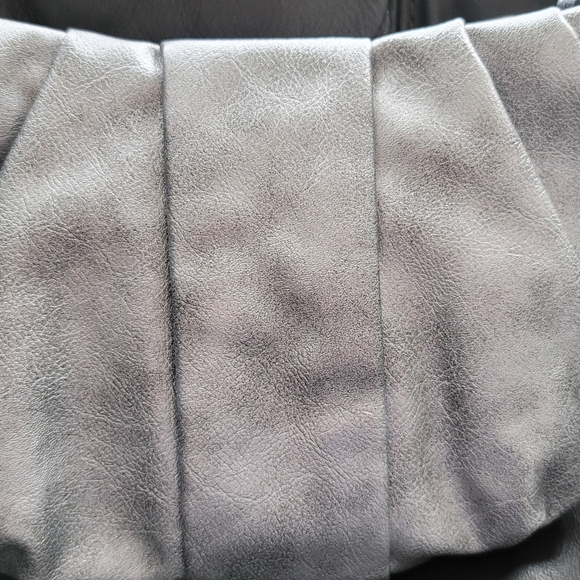 Pair of Vera Wang wristlets - Picture 5 of 7